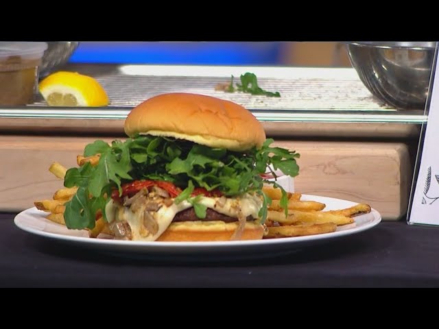 ⁣Chicago Gourmet: Top chefs battle for best burger at the Hamburger Hop