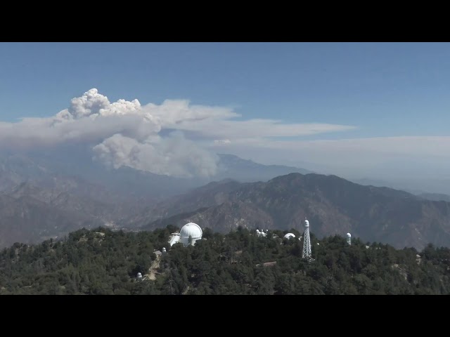 ⁣Live: Smoke from Bridge Fire in Angeles National Forest seen from Mt. Wilson.