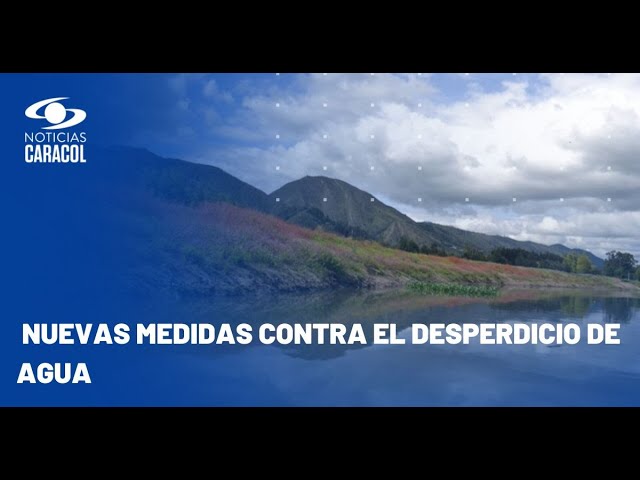 ⁣Ojo con malgastar agua: autoridades endurecen sanciones debido al bajo nivel de los embalses