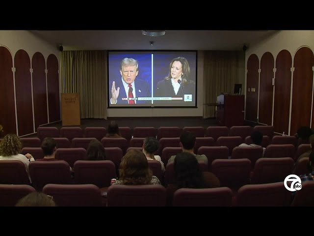 ⁣Wayne State University students gather on campus to watch the presidential debate