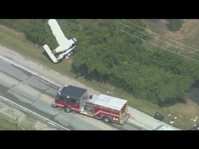 ⁣Small plane crashes in Roselle; no injuries reported