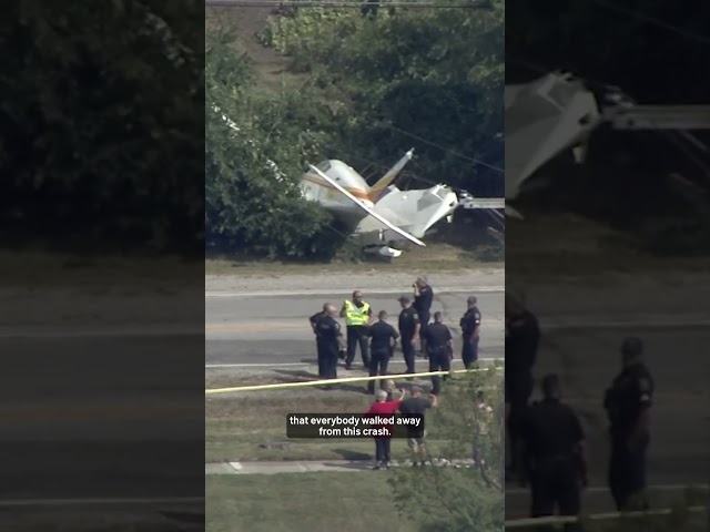 ⁣Small plane crash near Schaumburg closes roads; officials urge residents to avoid area