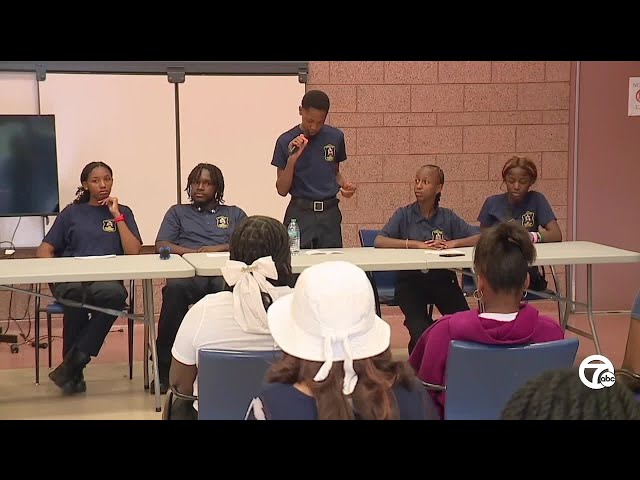 ⁣Detroit community town hall aims to put a stop to vape, weed products in schools