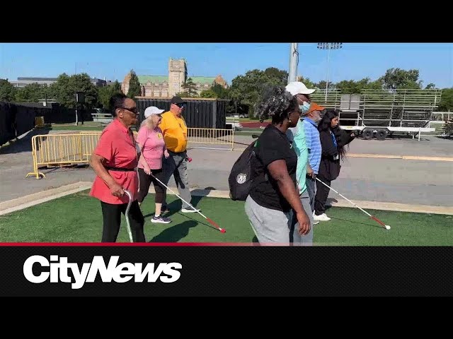 ⁣Visually impaired Montreal seniors participate in marathon