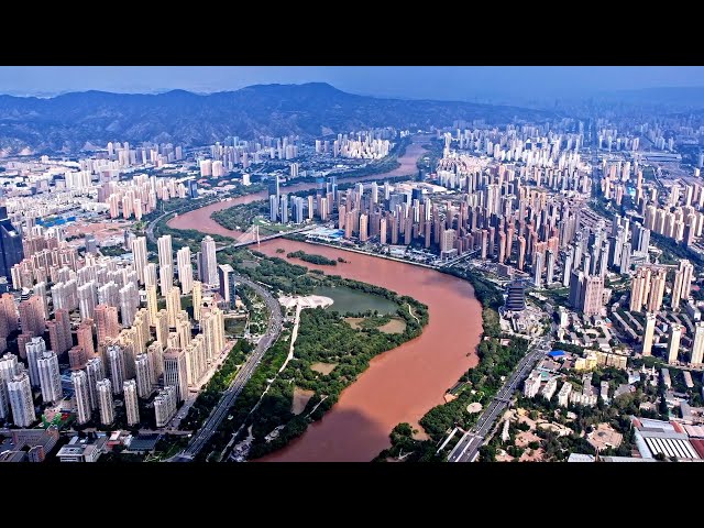 ⁣Discover Zhongshan Bridge in Lanzhou