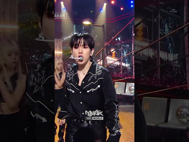 ⁣Pineapple Slice - BAEKHYUN #PineappleSlice #BAEKHYUN #백현 #Shorts #MusicBank | KBS WORLD TV