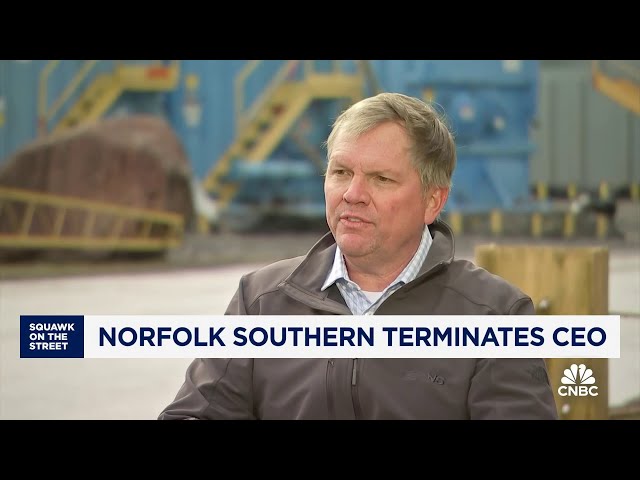 ⁣Norfolk Southern CEO Alan Shaw replaced by CFO amid alleged affair with legal chief