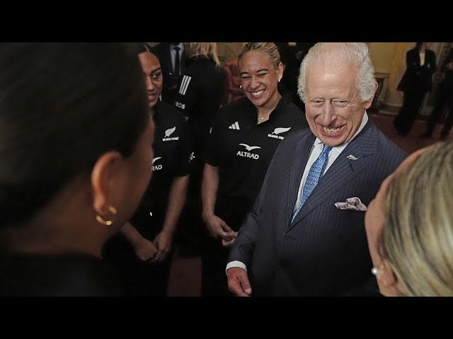 ⁣King Charles can't hold back his laughter after group hug from New Zealand rugby team