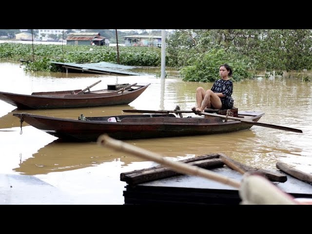 ⁣Violentes inondations après le passage du typhon Yagi au Vietnam : près de 200 morts