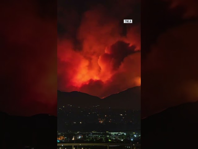 ⁣Time-lapse video shows dramatic spread of Airport Fire in Orange, Riverside counties