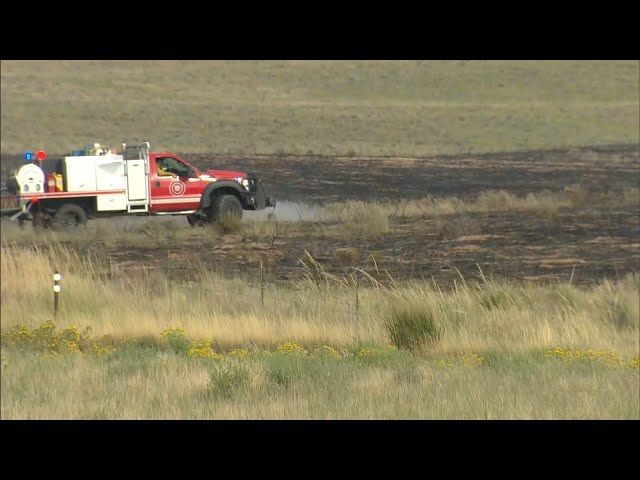 ⁣Wildfire burns nearly 1,000 acres on Colorado's Eastern Plains