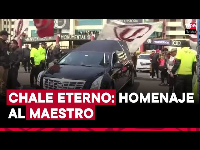 ⁣Roberto Chale: Universitario dio el último adiós a su ídolo en el Monumental