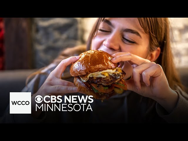 ⁣Eating big meals late in the evening can harm sleep, study suggests