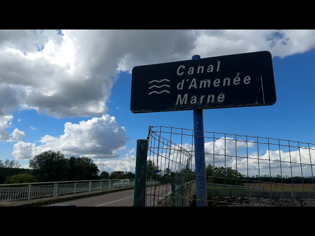 ⁣Le canal qui alimente en eau le lac du Der est en travaux