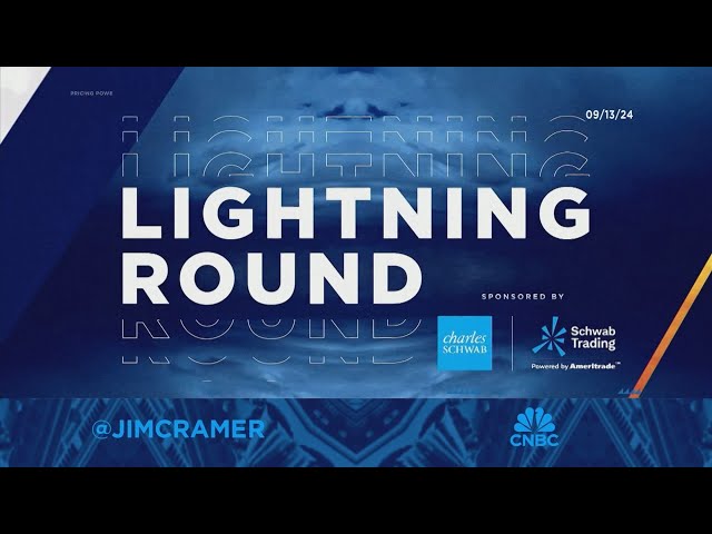 ⁣Lightning Round: I'm worried about Domino's Pizza, says Jim Cramer