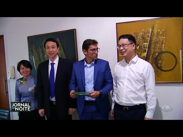 ⁣Prefeito de cidade chinesa visita a Band