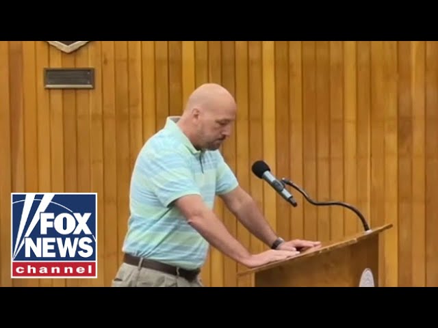 ⁣City council cuts mic off Alabama resident while voicing concerns over migrants