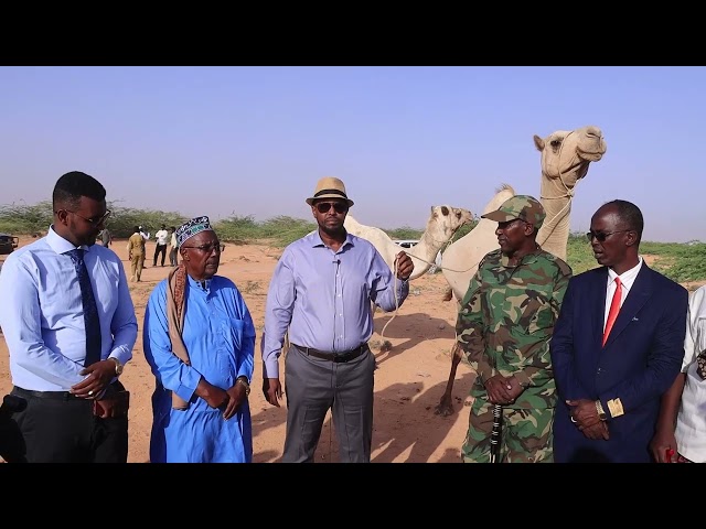 ⁣Cabdiraxmaan Xuseen oo ka tirsan qurba-joogta UK ayaa deeq xoolo ah gaarsiiyay Ciidamada Qaranka..