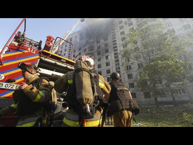 ⁣Dozens wounded in Russian airstrike on apartment block in Kharkiv