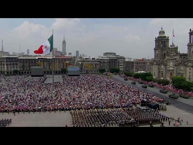 Ovacionan a Miembros de la Guardia Nacional y Bomberos en Desfile de Independencia