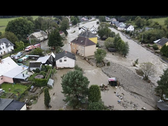 ⁣Jahrhunderthochwasser in Tschechien: Tausende müssen fliehen