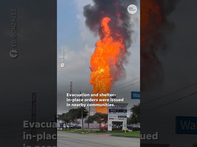 ⁣Watch: Intense flames shoot up from massive pipeline fire #Shorts