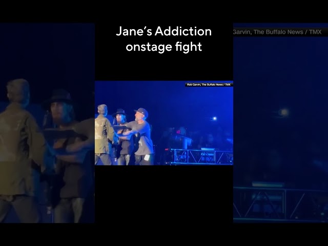 ⁣Jane's Addiction cancels concerts after onstage fight