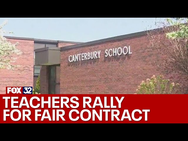 ⁣Crystal Lake teachers rally for fair contract