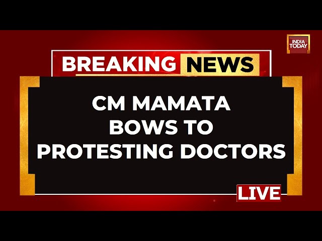 ⁣Kolkata Protest LIVE Updates: CM Mamata Banerjee Removes Kolkata Top Cop, DCP North Amid Protests