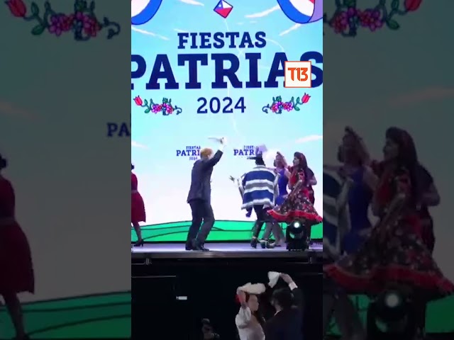 Con beso incluido: Presidente Boric bailó pie de cueca con su nueva pareja