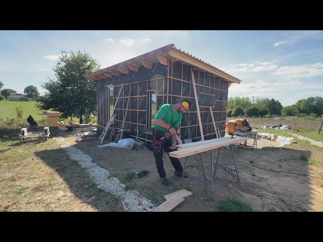 ⁣Solidarité : ils construisent une maison pour Bernard