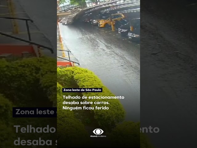 ⁣Todo o telhado de um estacionamento desabou sobre carros na zona leste de São Paulo #shorts