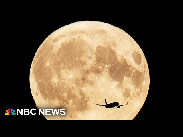 ⁣What is a supermoon eclipse and when is it visible?