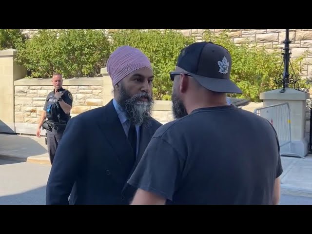 ⁣"Who said it?" | NDP Leader Jagmeet Singh gets into verbal altercation in Ottawa