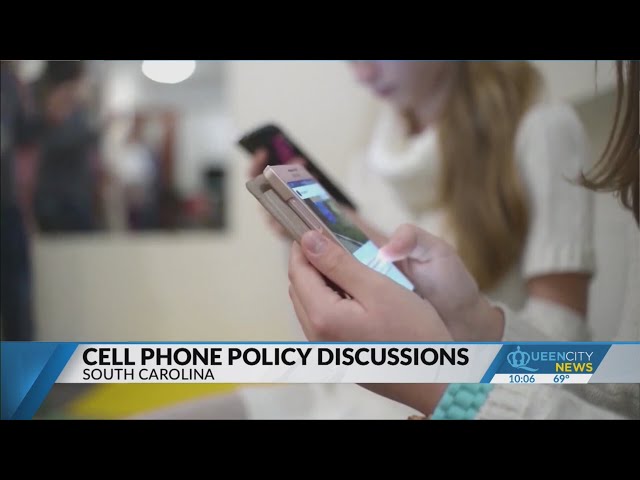 ⁣Local SC school districts moving forward with cell phone ban