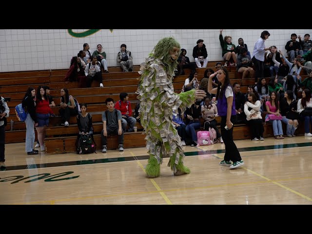 ⁣West High School students in Bakersfield learn about financial literacy