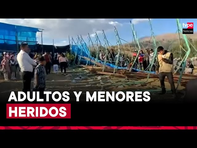 ⁣Estrado en Huancayo colapsa y deja varios heridos