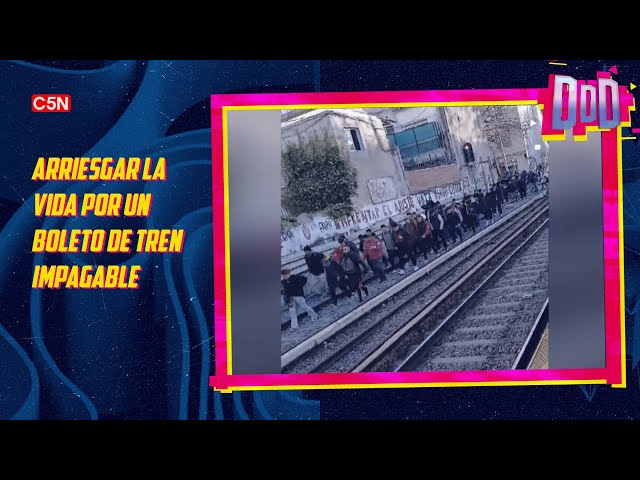 ⁣DURO DE DOMAR | Por la CRISIS, PASAJEROS del TREN caminaron por las VÍAS para no PAGAR BOLETO