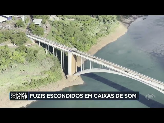 ⁣Receita Federal apreende fuzis escondidos em caixas de som