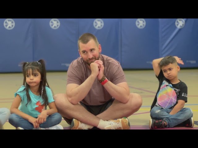 ⁣Colorado Marine veteran turned teacher raising money to teach students to ride bikes