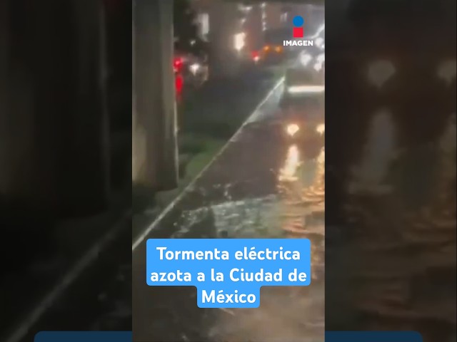 ⁣Tormenta eléctrica azota a la Ciudad de México | Shorts | Zea