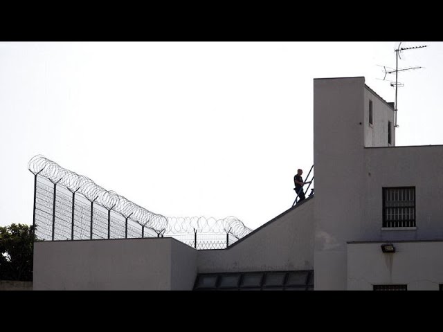 ⁣Portuguese prison guards decry country's penal system as 'obsolete'