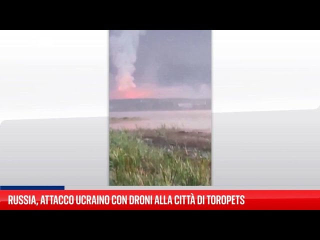 ⁣Attacchi con droni ucraini contro città russa Toropec