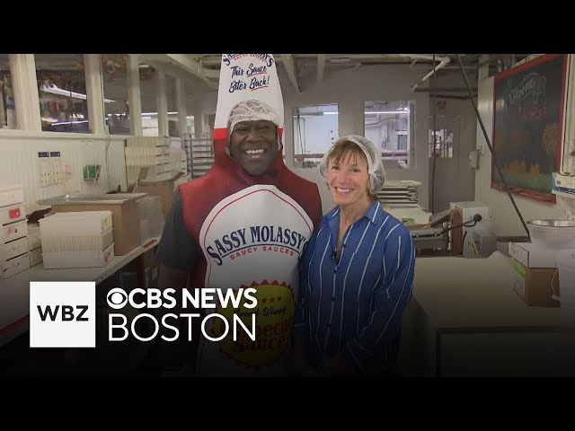 ⁣Making Halloween candy in iconic Salem, Massachusetts