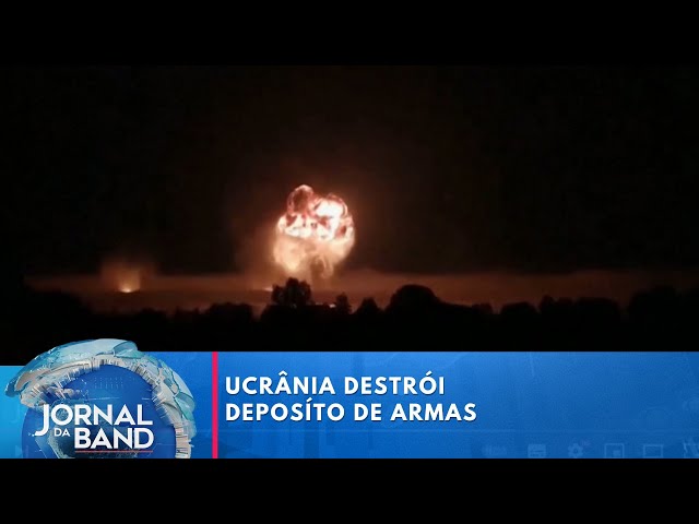 ⁣Ucrânia destrói depósito de armas russo | Jornal da Band