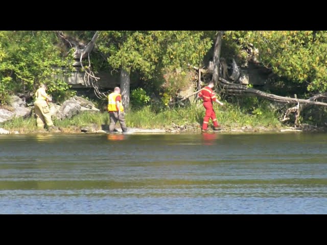 ⁣Police, rescue crews search for missing kayaker in Ottawa