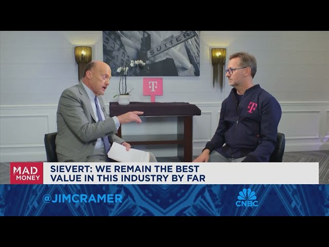 ⁣T-Mobile CEO Mike Sievert sits down with Jim Cramer