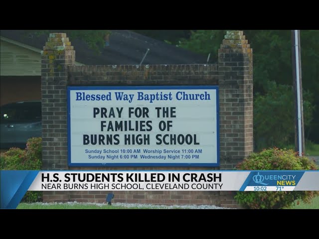 ⁣Two Burns High School students dead after Cleveland County wreck