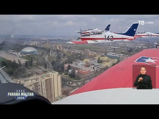 ⁣Aviones de instrucción básica T-35 de la Escuela de Aviación se presentan en Parada Militar 2024