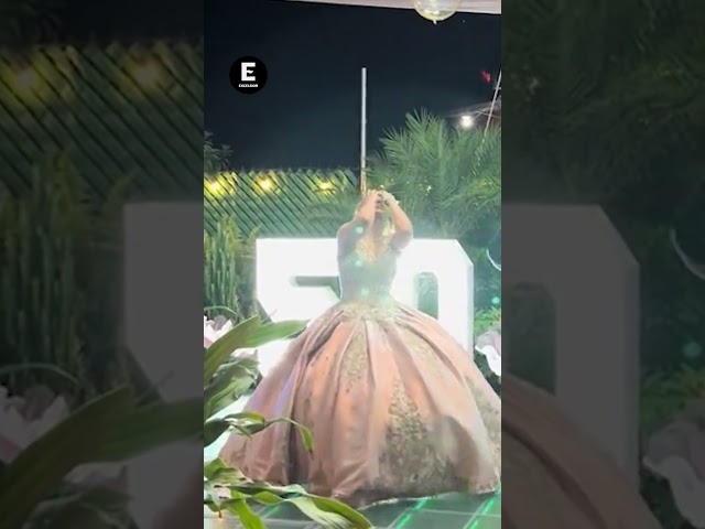 ⁣Mujer conmueve al celebrar sus 50 con una fiesta de XV años